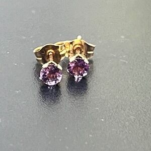 10k Yellow Gold Small Amethyst Round Prong Set Stud Earrings